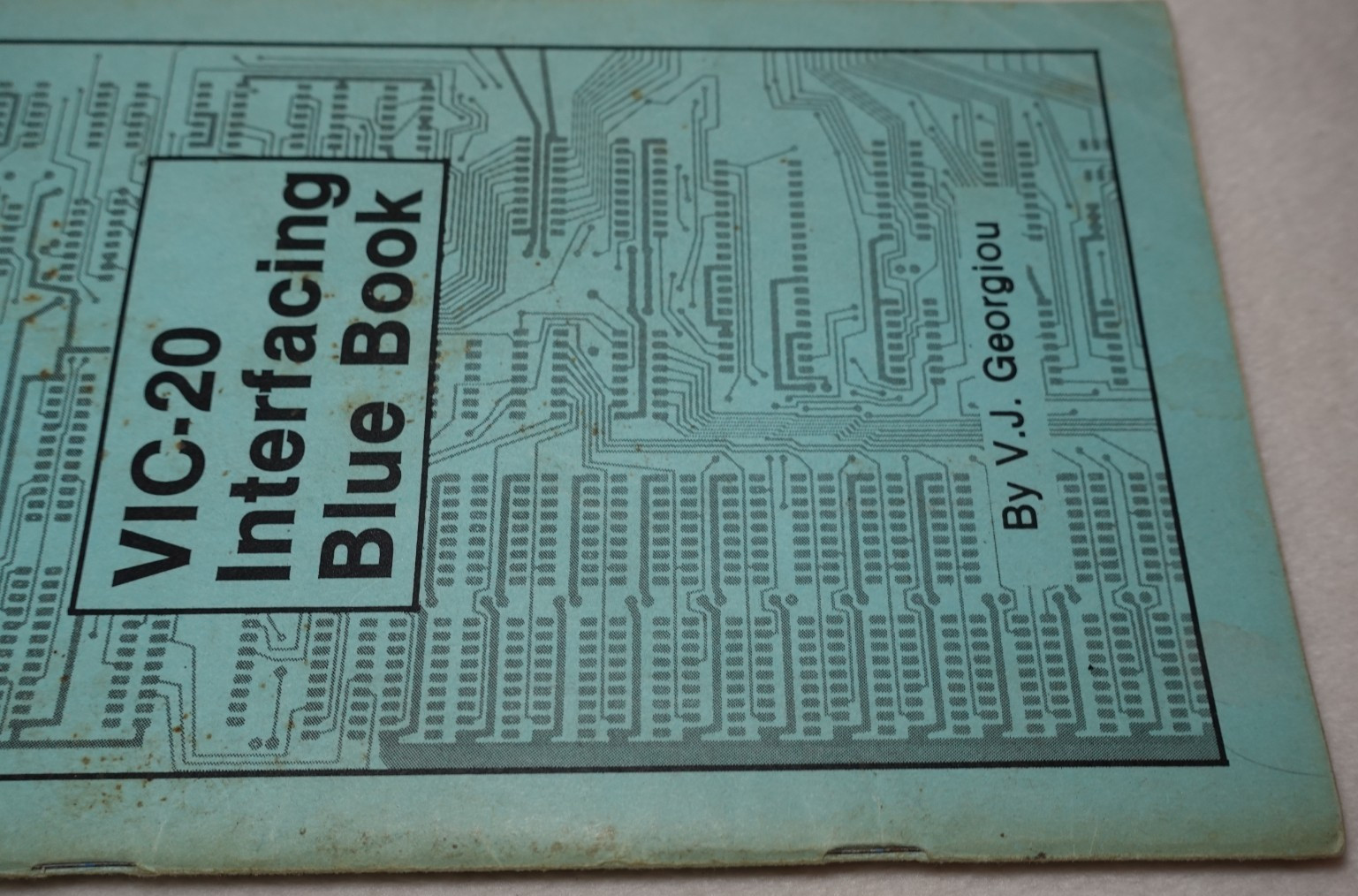 VIC-20 Interfacing Blue Book Commodore V.J. Georgiou 1982 Paperback Book