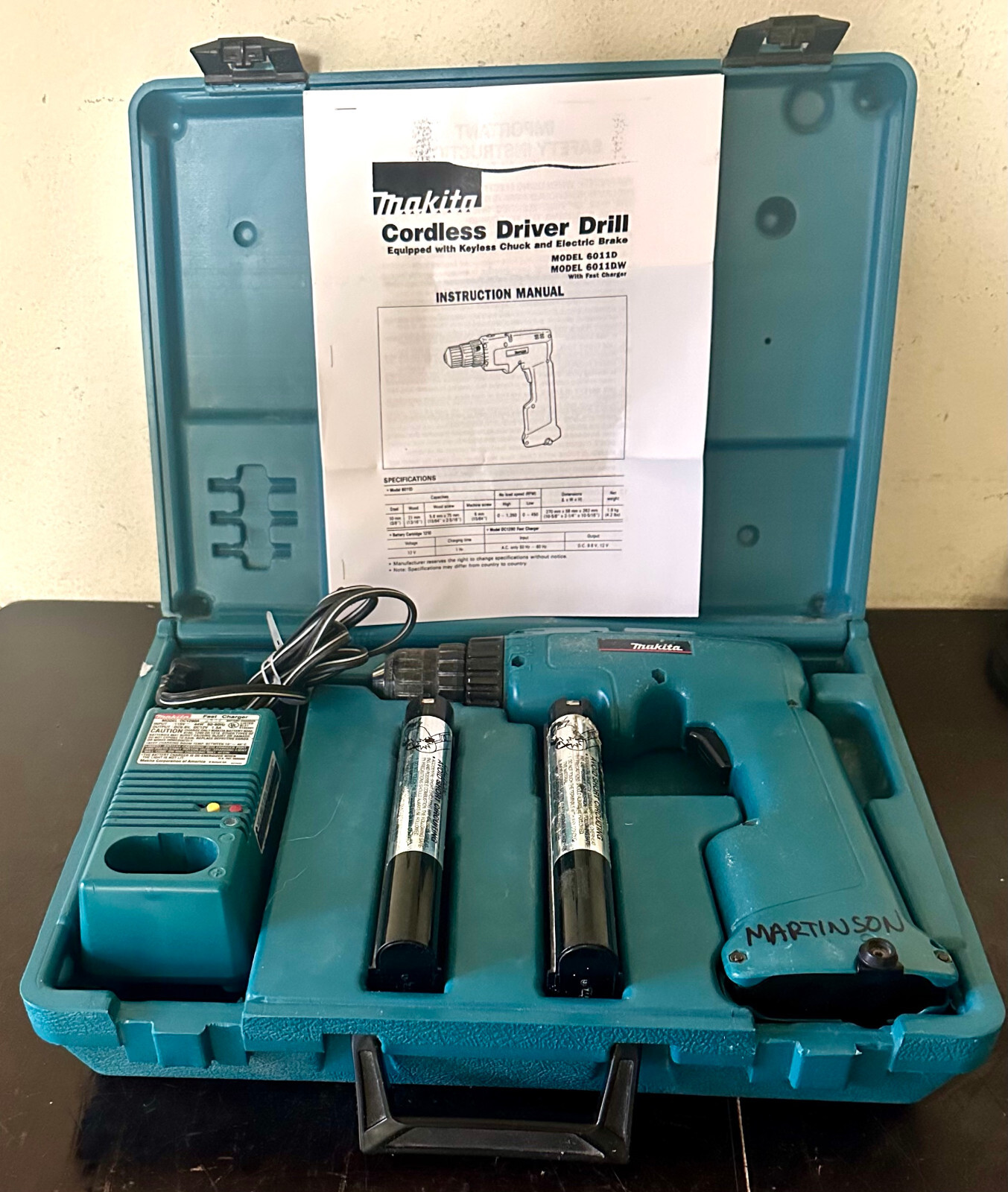 Makita Blue Cordless Rechargeable 6011D Drill w/Case & Charger 2 Batteries