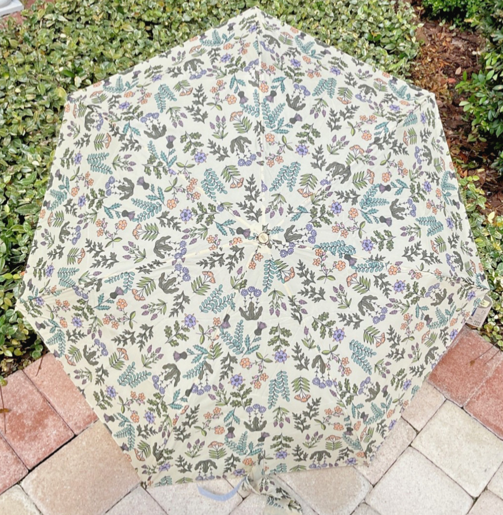 TOTES  WOMENS UMBRELLA  PUSH OPEN CLOSE FLOWERS 43 INCH COVERAGE NWT