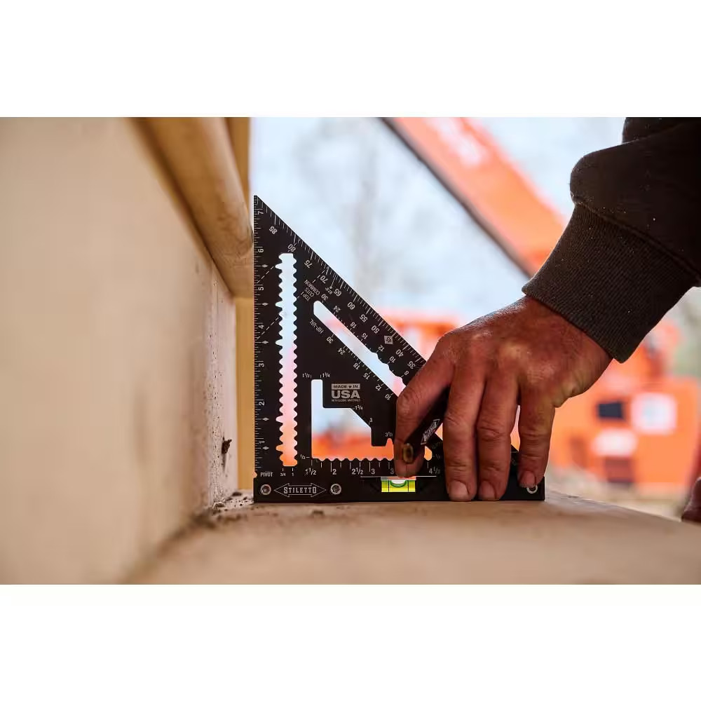7 In. Carpenter Square with Level