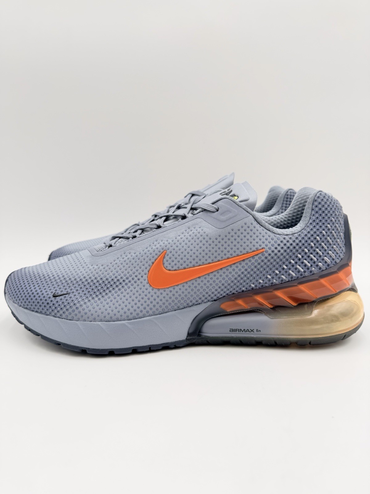 Nike Men's Air Max Phoenix Size 9.5 Grey Orange |FZ5307-400|