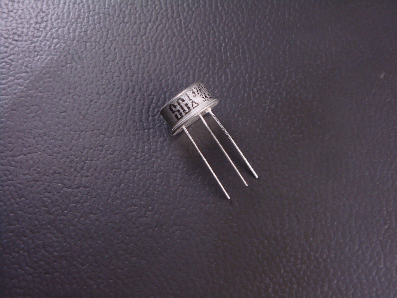 SG137AT/883B Silicon General Adjustable Negative Regulator 1.5A TO-39 7703406XA