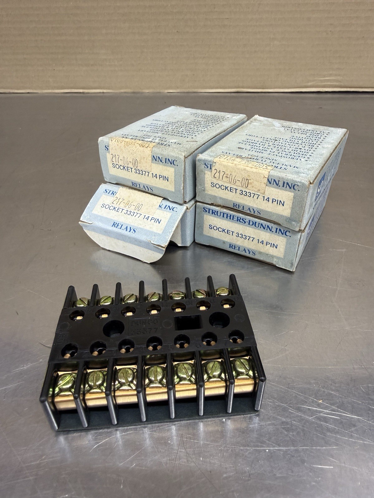 Lot Of 4 Struthers Dunn Dunco 33377 Relay Socket Base Mount 14 Pin New In Box