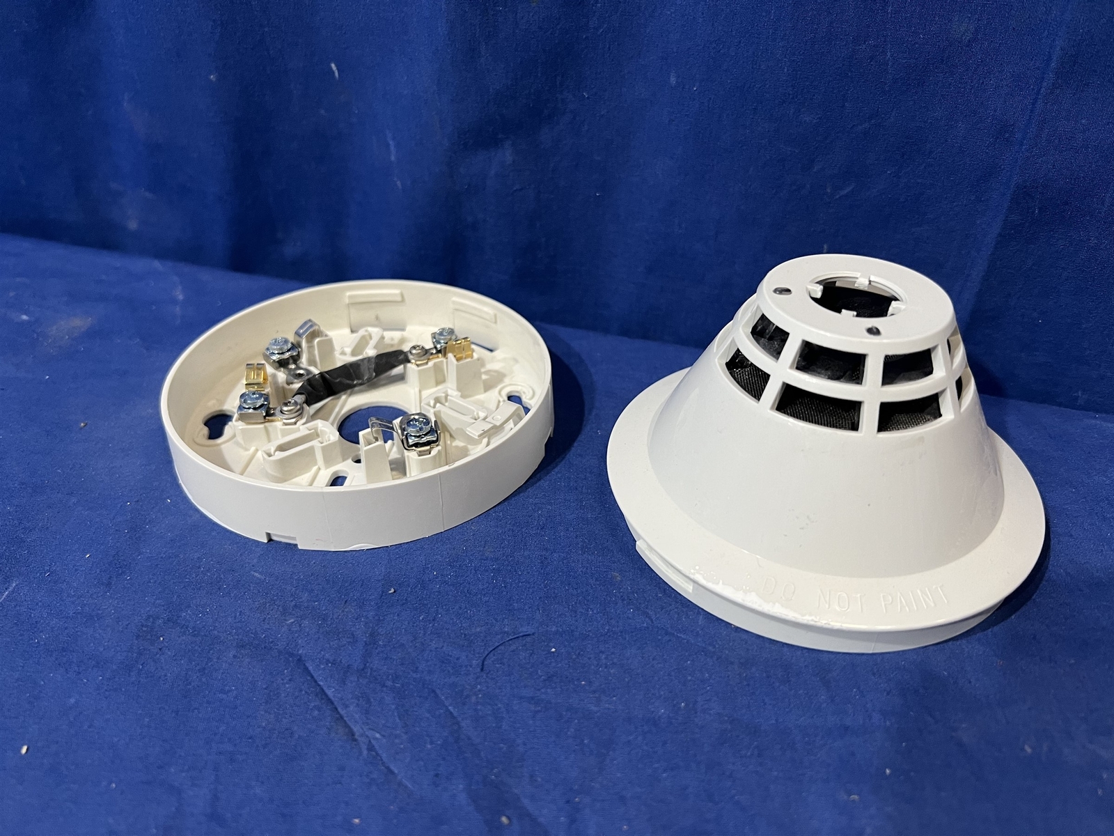 EST SIGA-PS EDWARDS INTELLIGENT PHOTOELECTRIC SMOKE DETECTOR w/ SIGA-SB BASE GE