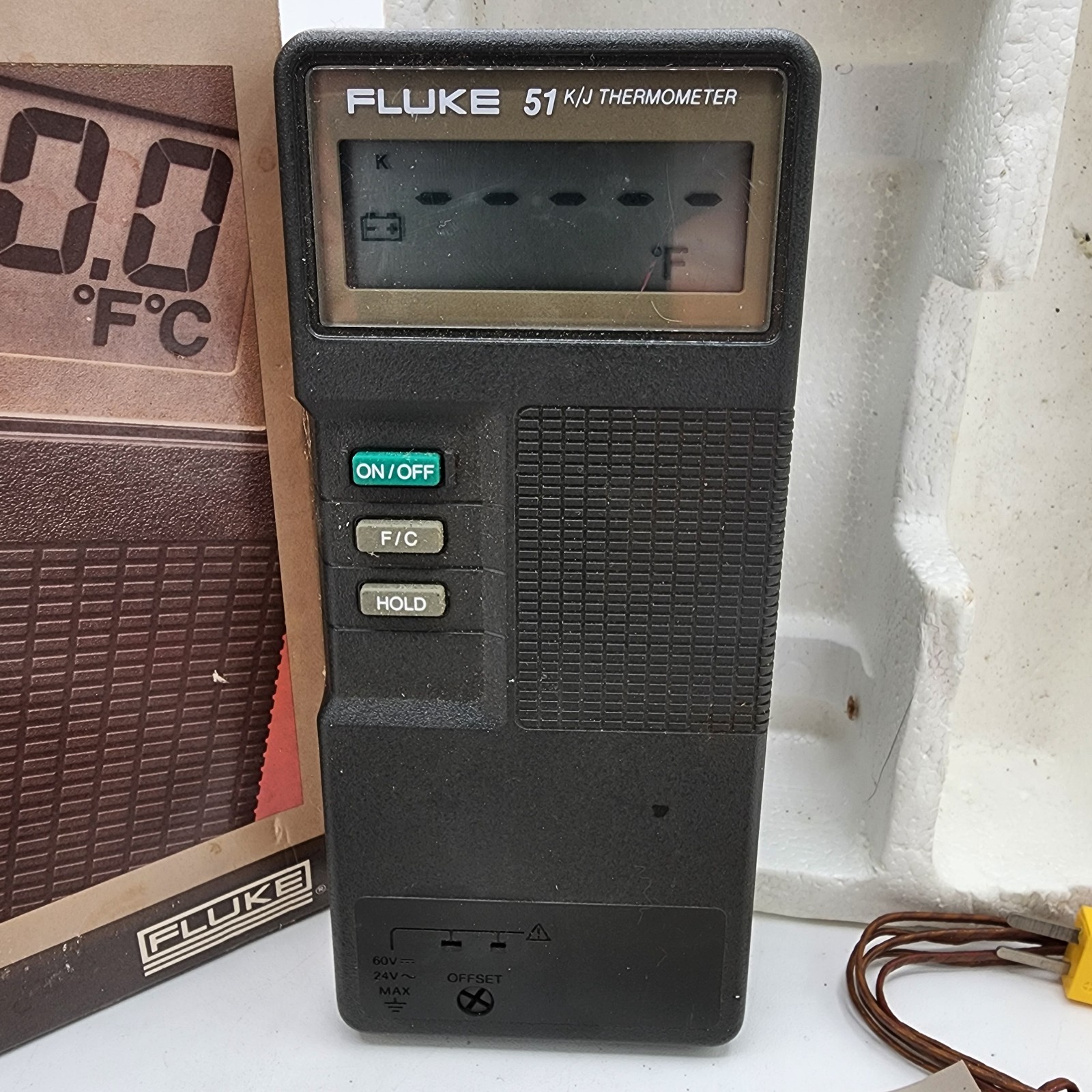 Fluke 51 K/J Digital Thermometer Boxed With Probes & Operations Manual