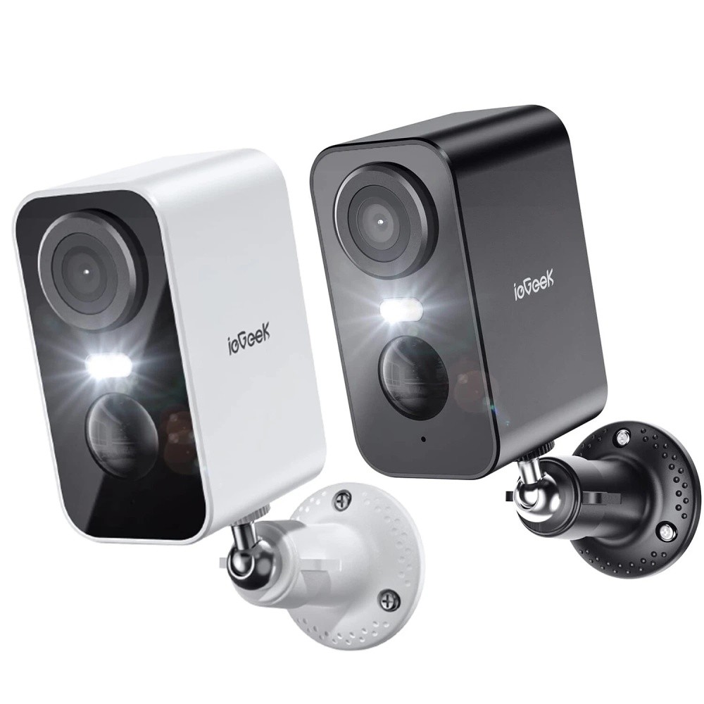 2K 3MP Wireless Outdoor Security Camera with Spotlight & Siren Night Vision