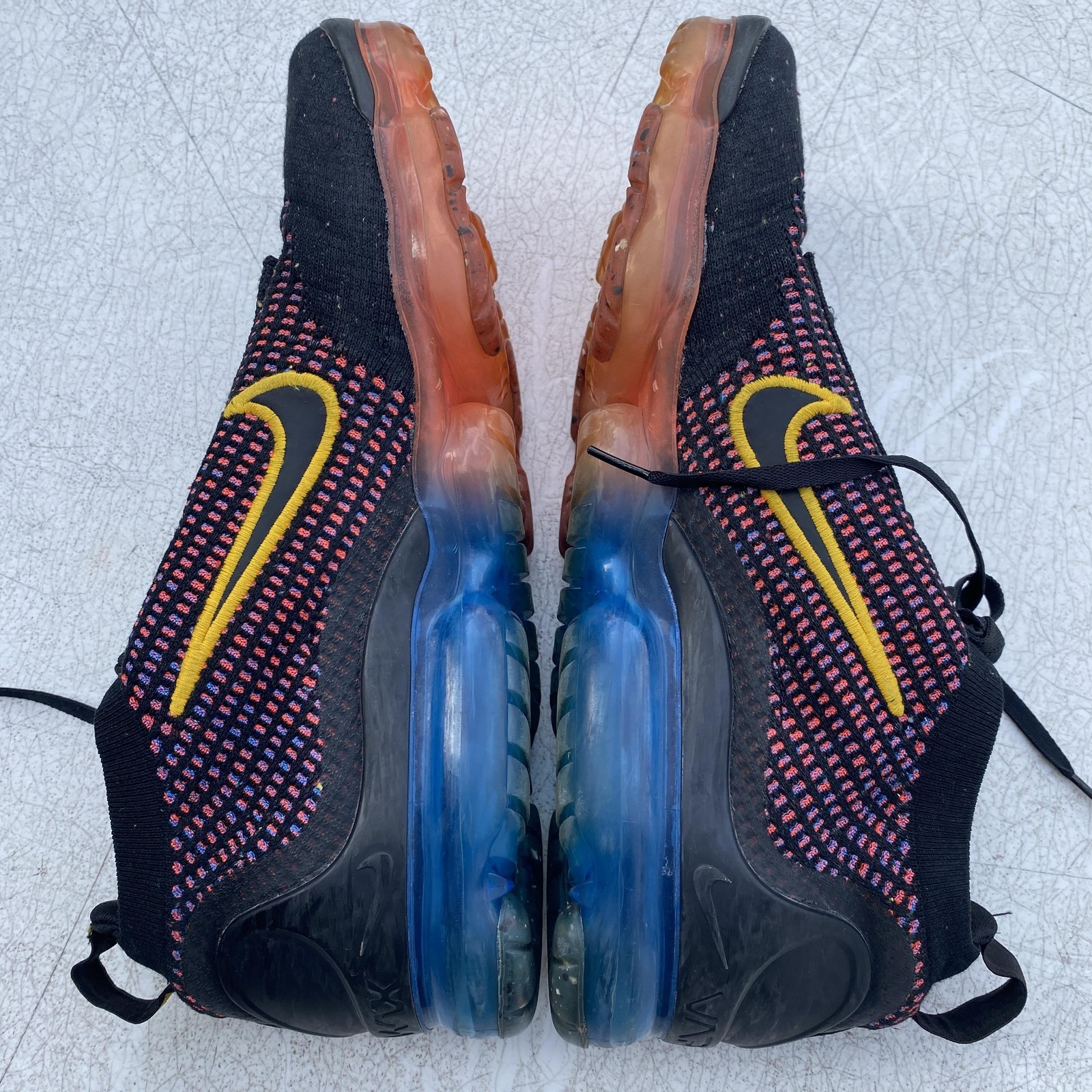 Nike Air VaporMax 2021 Flyknit Shoes Mens 11 Black Yellow Sneakers DV2118-001
