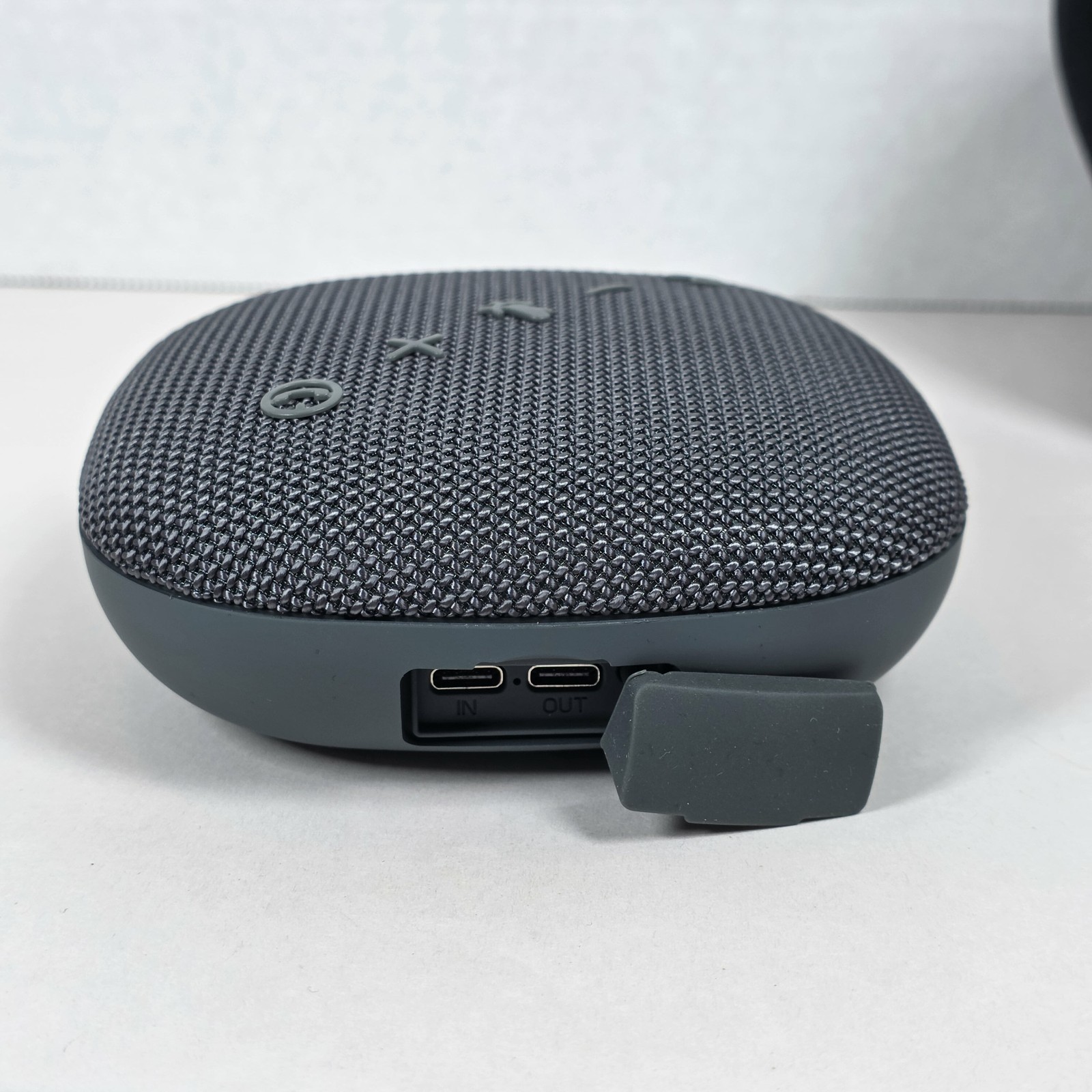 Derico Blast Bluetooth Conference Speaker.