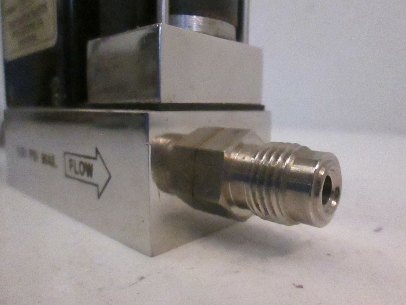 Unit UFC-1000 Mass Flow Controller MFC, N2, 10 SLM, FVCR