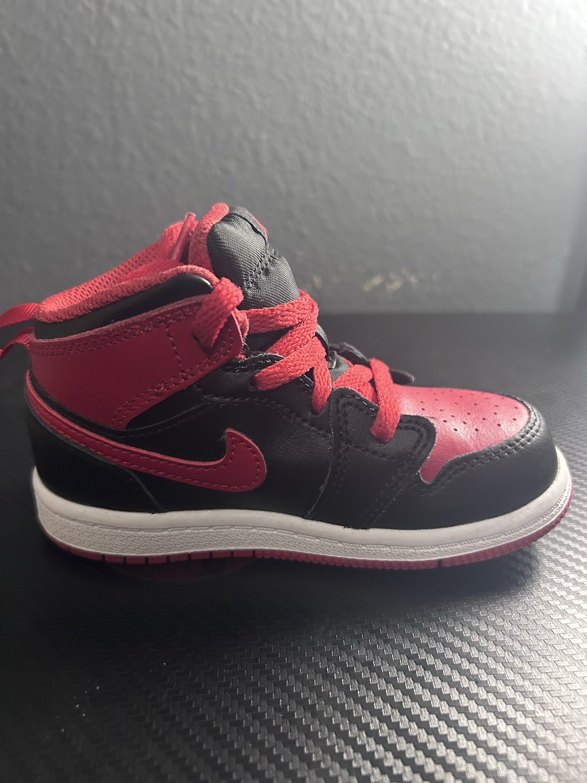 Jordan 1 Mid (TD) Black Red White Leather Sneakers 8C Kids