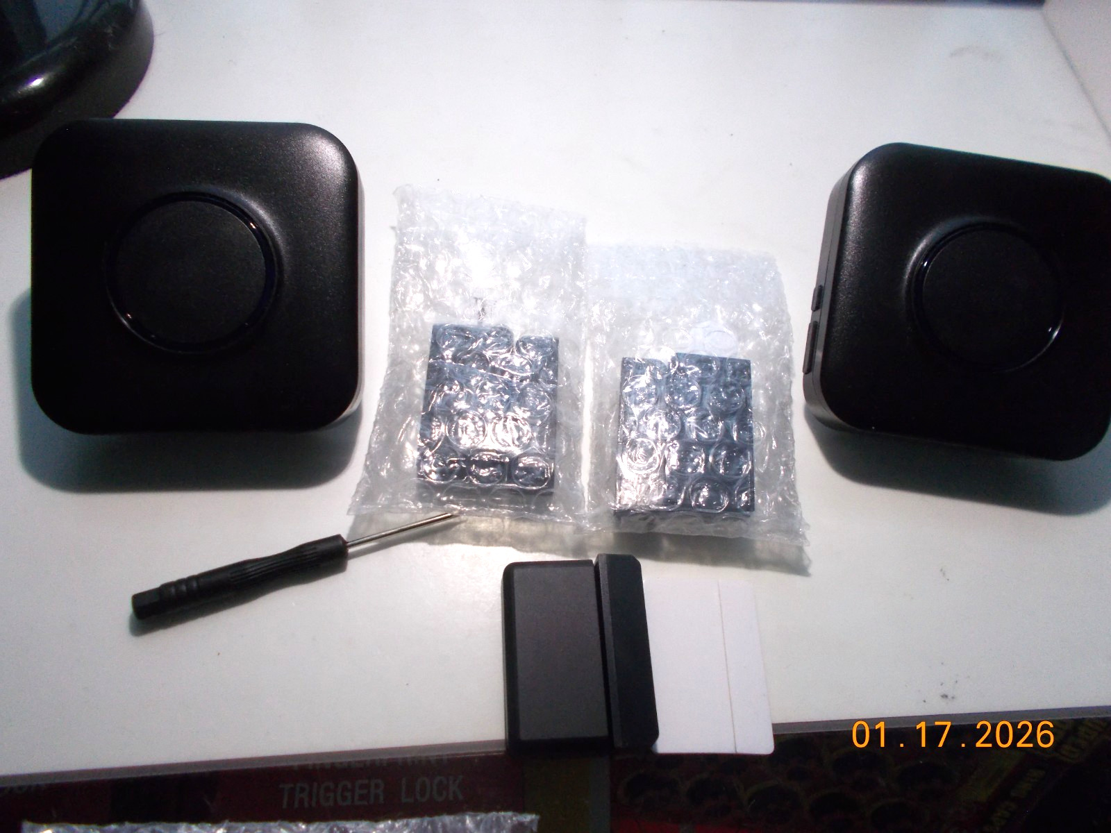 New Door, Window, what-have-you Alarm with 3 Transmitters, 2 Receivers