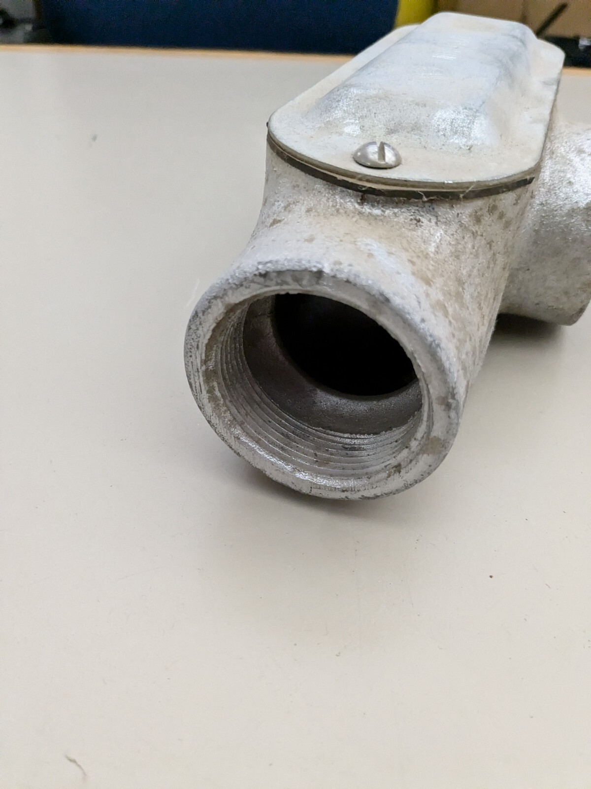 APPLETON 1.25" MALL IRON FORM 35 UNILETS CONDUIT T125-M NOS 1-1/4" Tee LB Cover