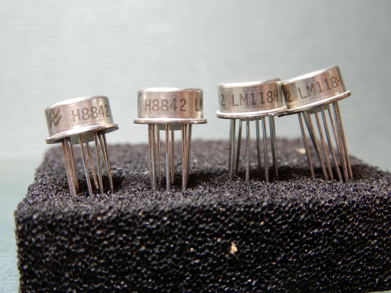 You Pick Lot of Op Amps Comparitors TO3 8 Pin Packages LM471C H LM118 LOTS!!!