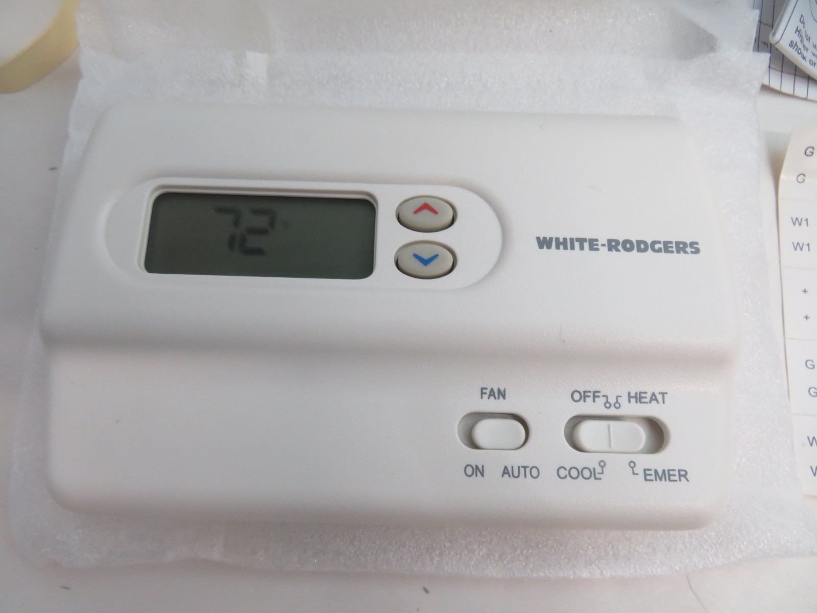 Emerson 1F89 211 Heat Pump Non Programmable Thermostat