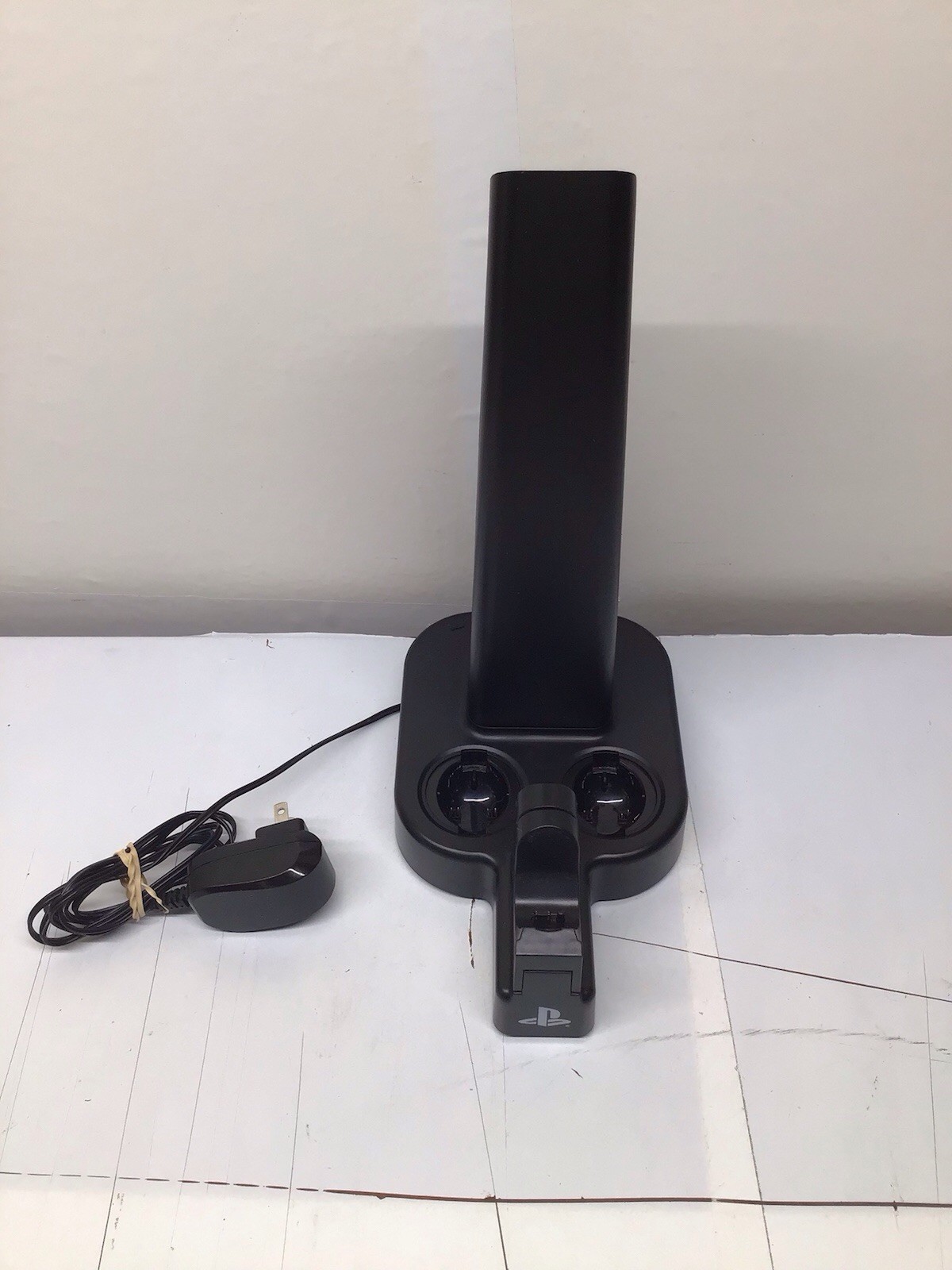 Sony PlayStation 4 PS4 Virtual Reality VR Headset Bundle White CUH-ZVR1 READ