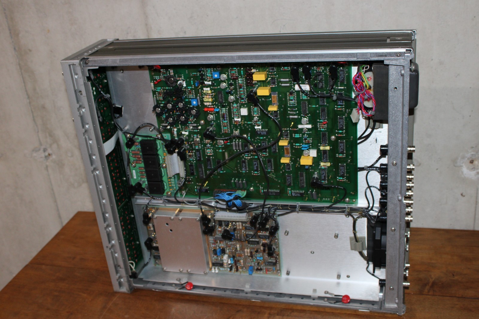 HP Hewlett Packard 3325A Synthesizer Level Generator Option 1