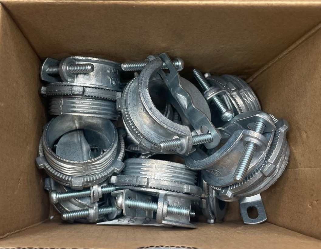 Pack of 10 x Southwire 1-1/4"NM SE Cable Clamps Connectors Item# 144R