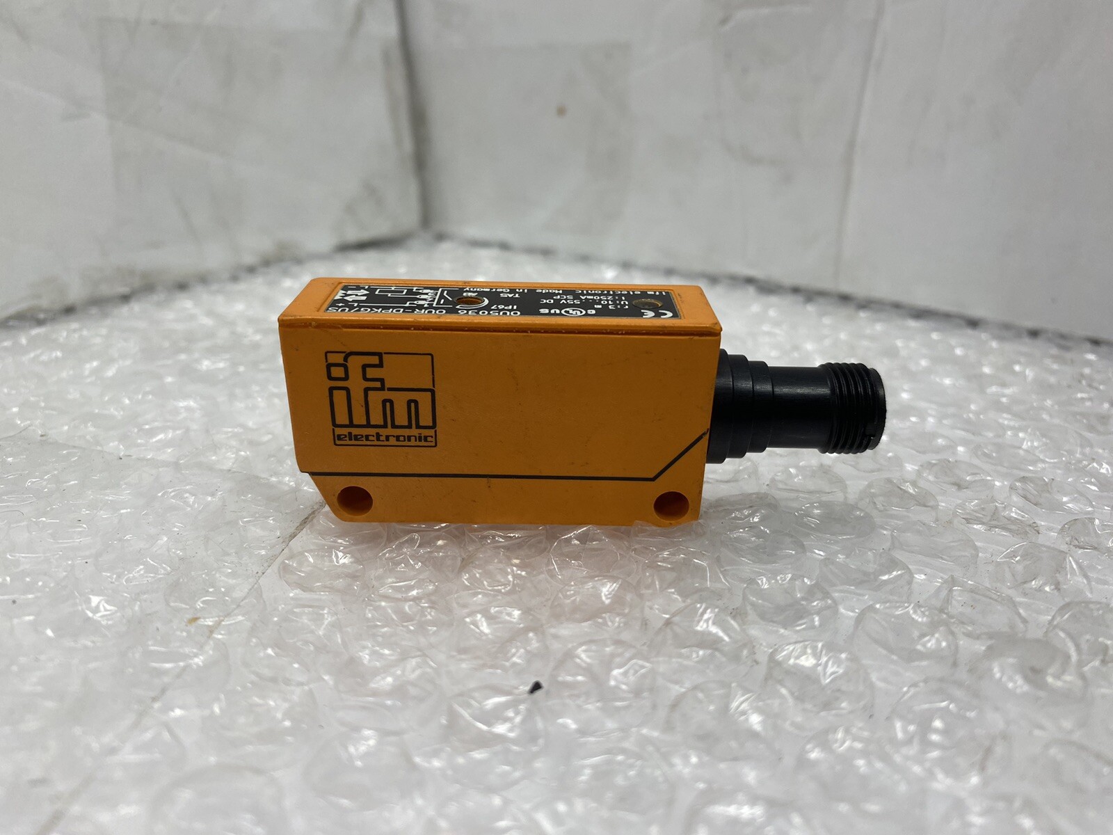 IFM Efector OU5036 Photoelectric Laser Sensor Retro-reflective