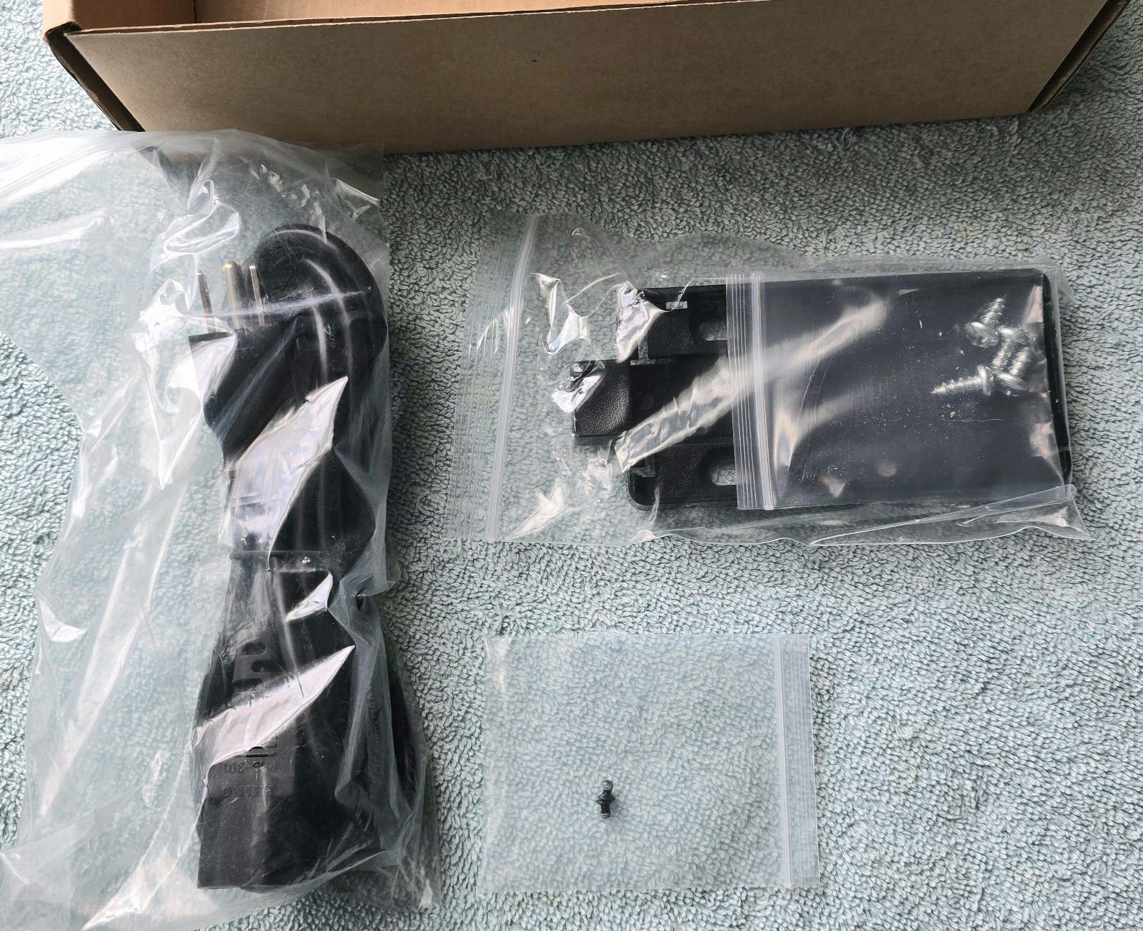 Extron PS 1215 C 12VDC, 1.5A PN 70-1174-01