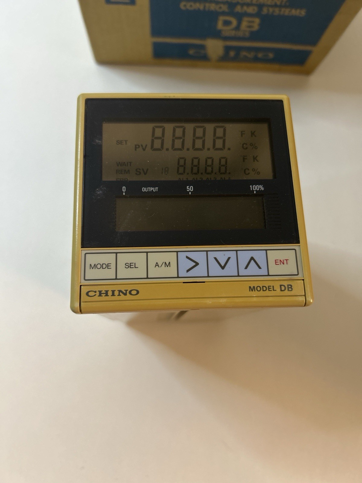 CHINO MODEL DB Temperature Controller DB