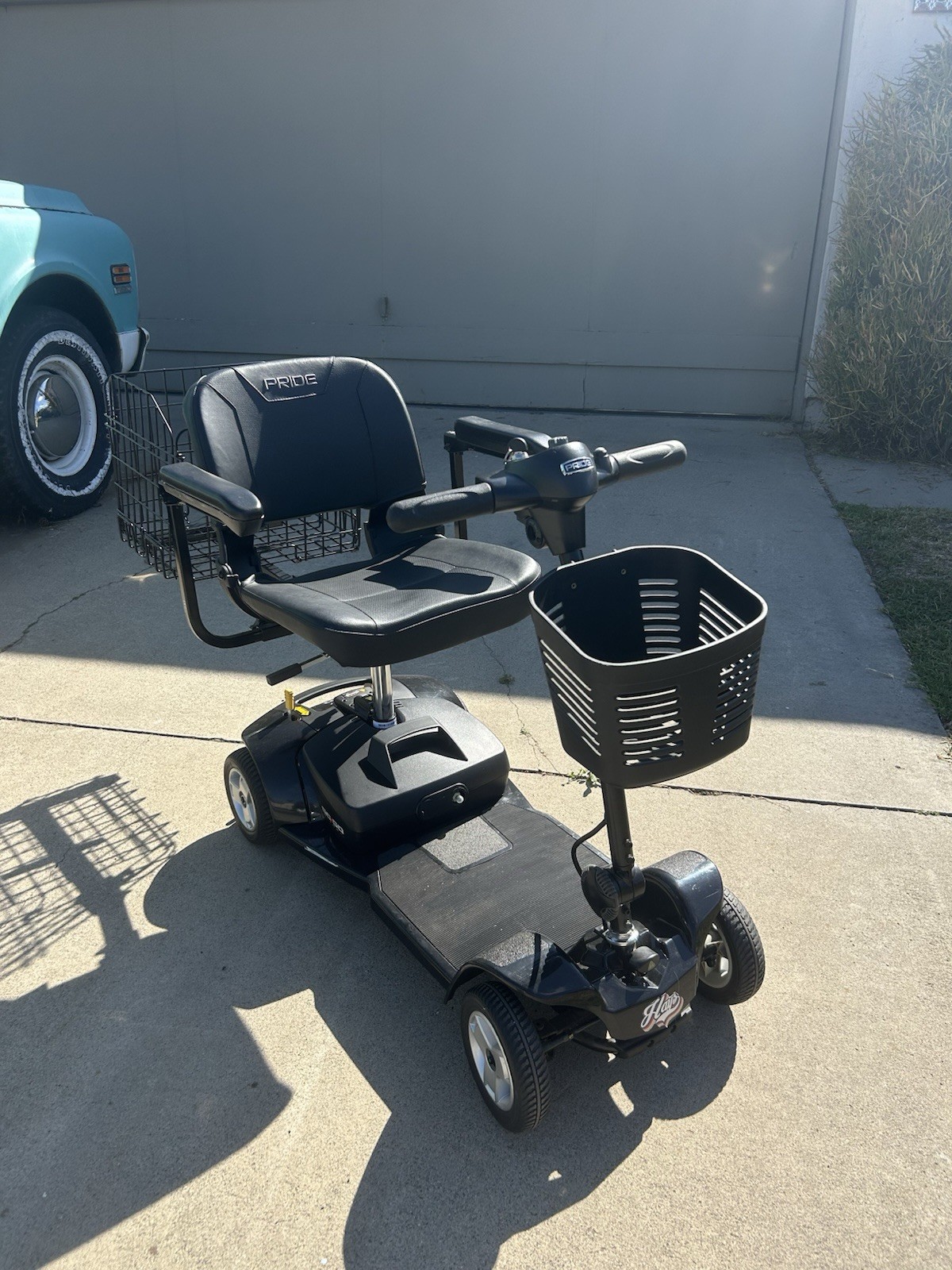 Pride Mobility Scooter Brand New in Black