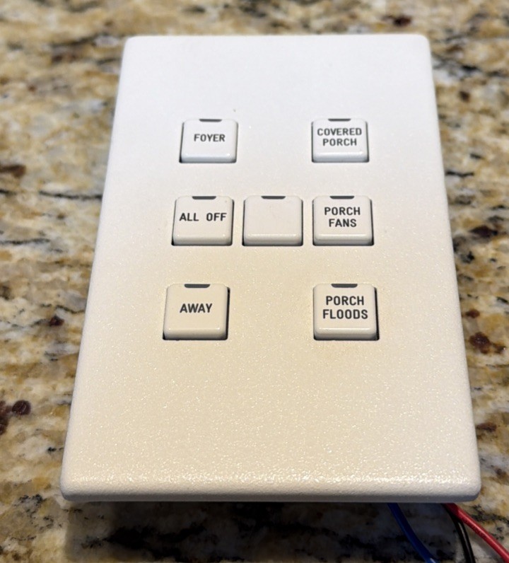 LiteTouch Control Station Keypad Savant - Low Voltage 7- Button Light Almond
