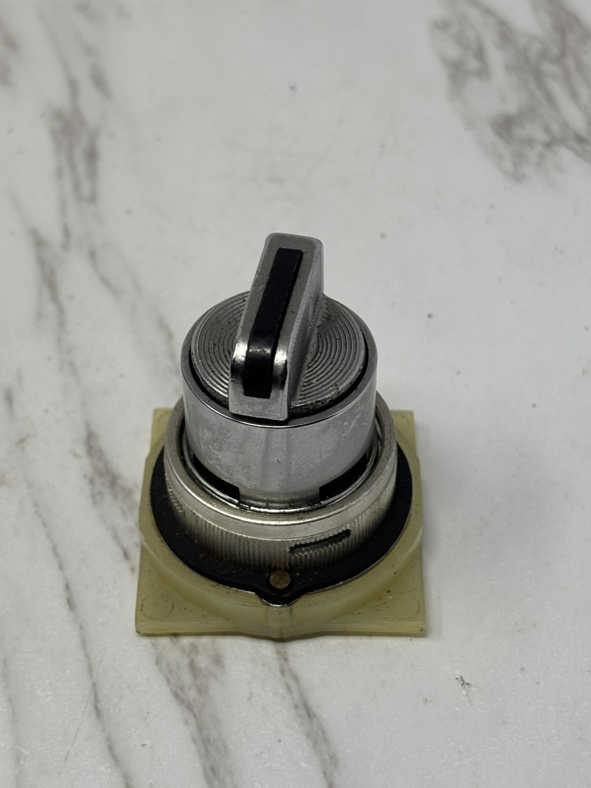 Square D C31051-014-01 Selector Switch with Faceplate