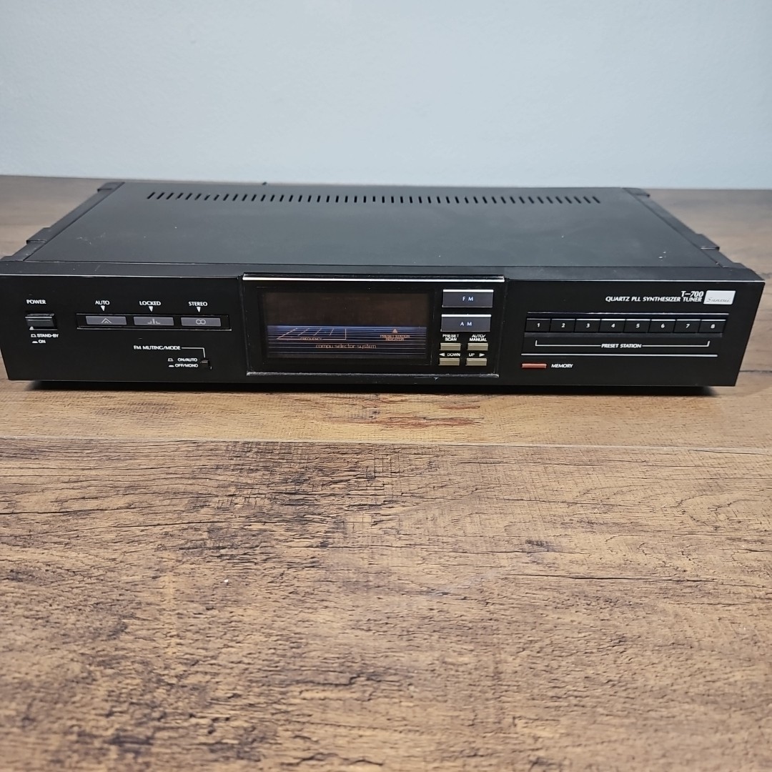 VINTAGE SANSUI T-700 QUARTZ PLL SYNTHESIZER TURNER GREAT CONDITION SANSUI JAPAN