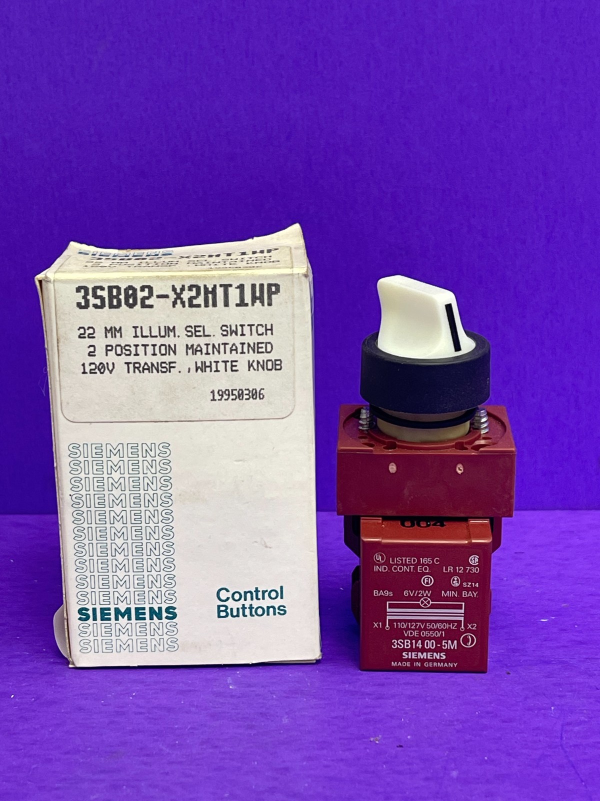 Siemens 3SB02-X2MT1HP 22mm Selector Switch 2 Position Maintained 120V White Knob