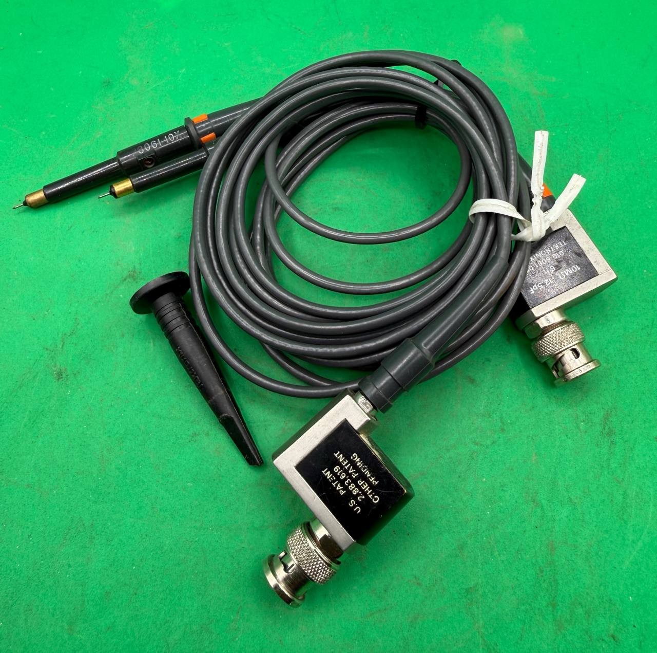Tektronix P6061 10X Oscilloscope Probe Set Lot of 2 RE