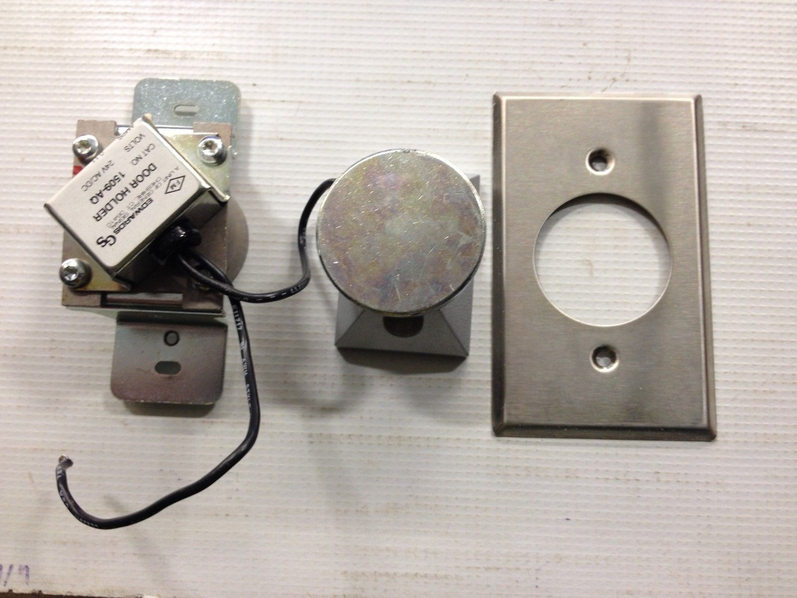 IR Electromagnet Door Magnet Model SEM7850 Alum Finish