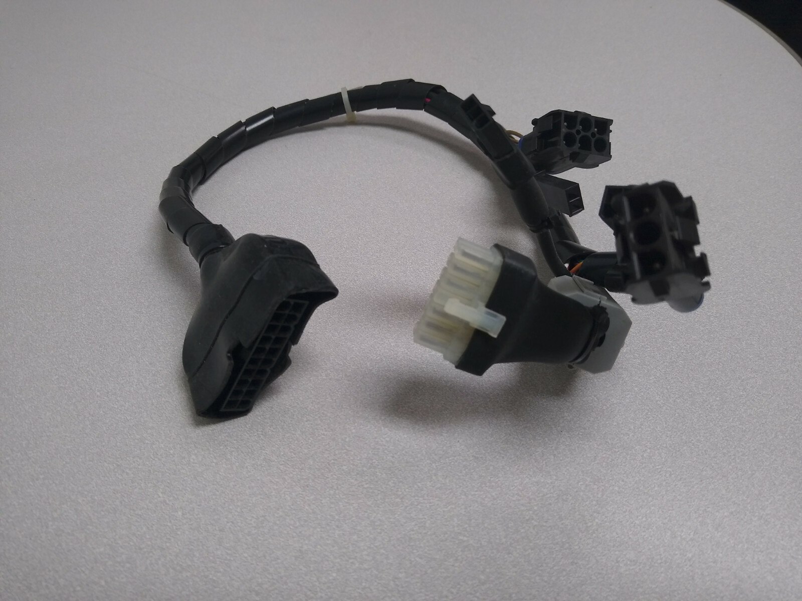 Used Pride Victory Series R-Series Controller Interface Harness DWR9966H036