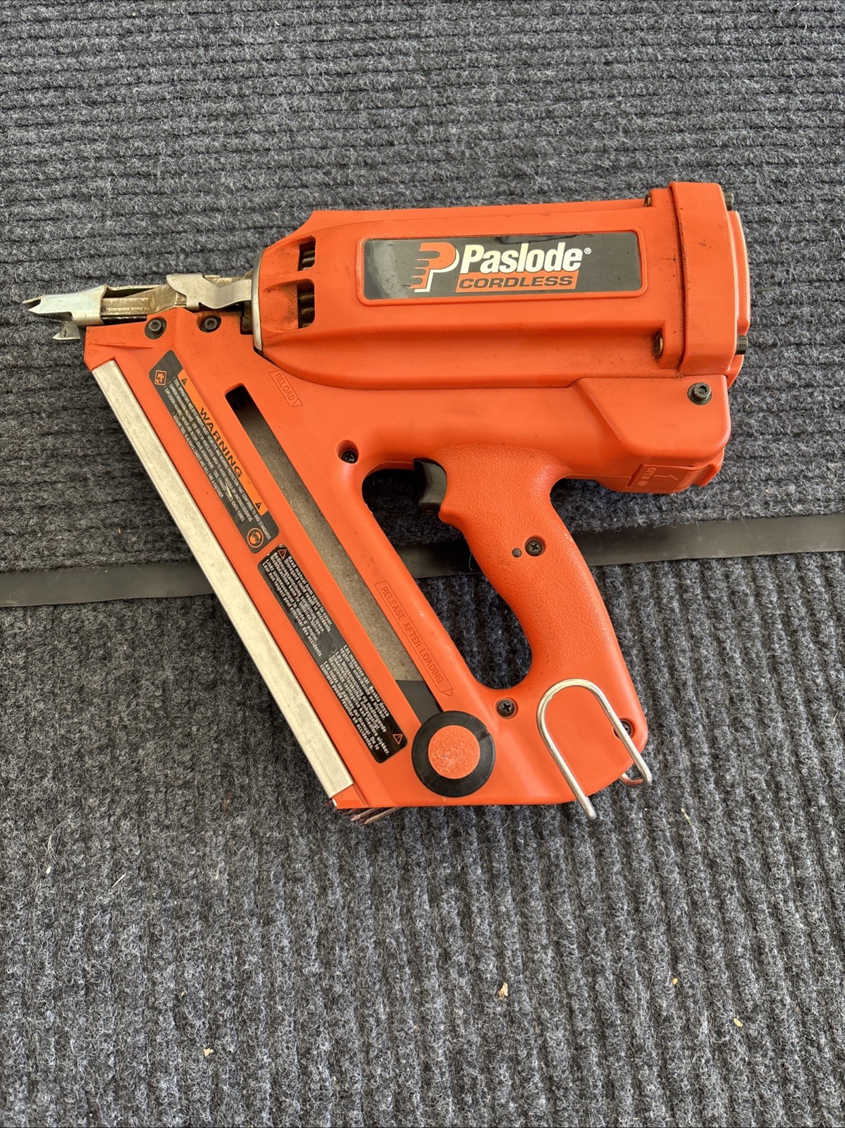 Paslode Model 900400 Impulse Cordless Utility Framing Nailer w/OG Case - WORKS