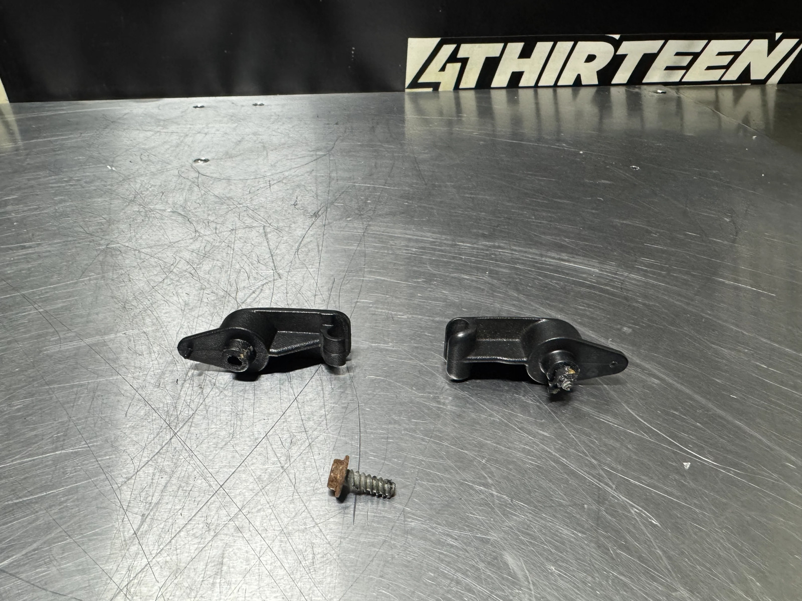 97-04 C5 CORVETTE SUN VISOR CLIPS OEM #N192