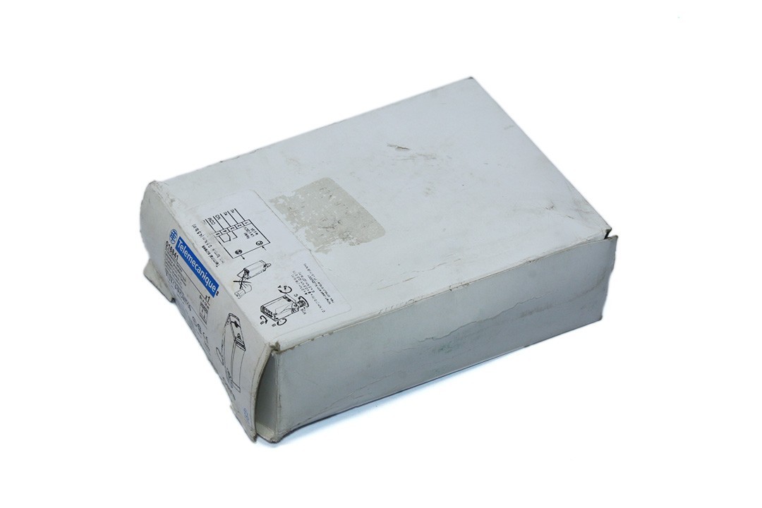 TELEMECANIQUE XUX1ARCNT16 PHOTOELECTRIC SENSOR