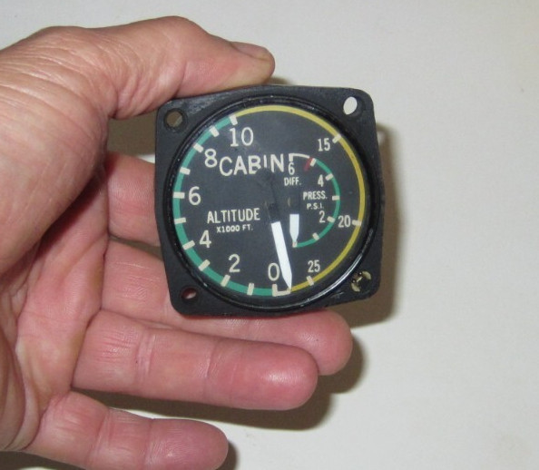 AIRCRAFT GAUGE UMA P/N 548-758, 11-206-3CABIN ALTITUDE PRESSURE GAUGE