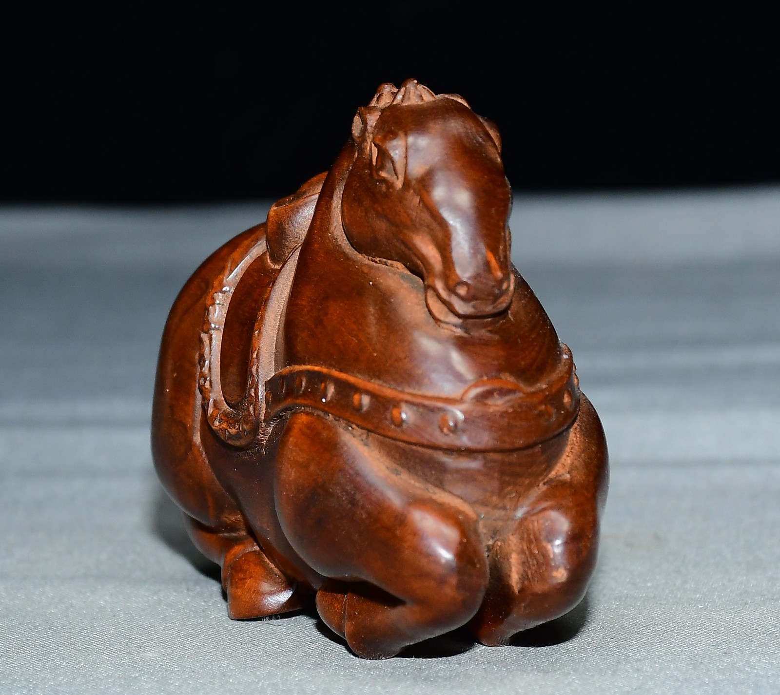 Exquisite Small Leaf Boxwood Tang Horse Ornament