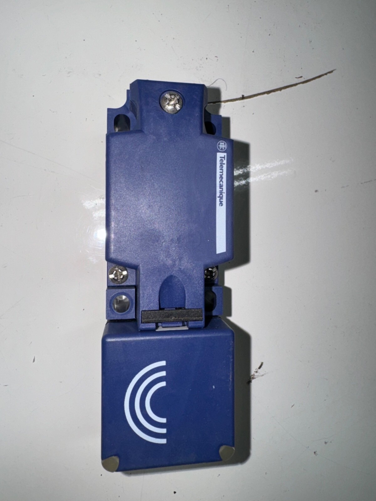 telemecanique Inductive Sensor XS9C4A2A1G13SCU New No Packaging