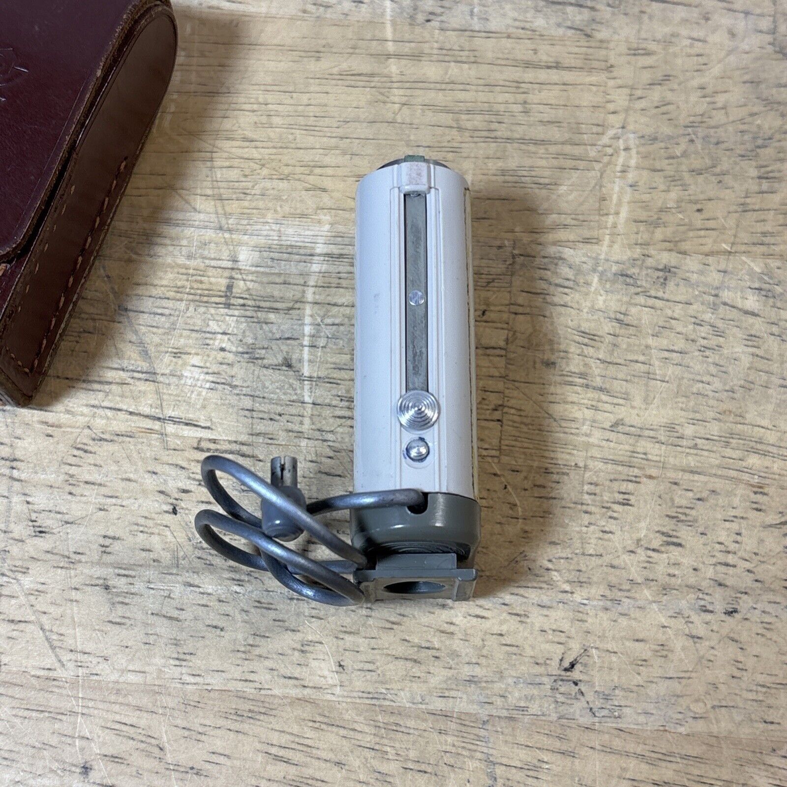 Emo Wetzlar Compact Flash Bulb Attachment w/ Case - Germany - Vintage