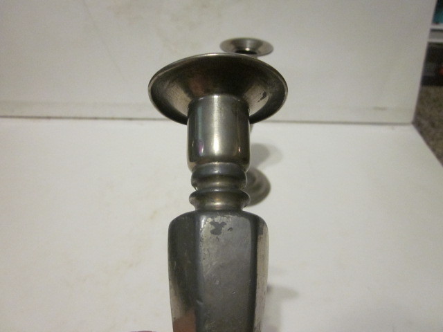 2 VINTAGE SILVER PLATED OVER PEWTER COLONIAL STYLE CANDLESTICK HOLDERS