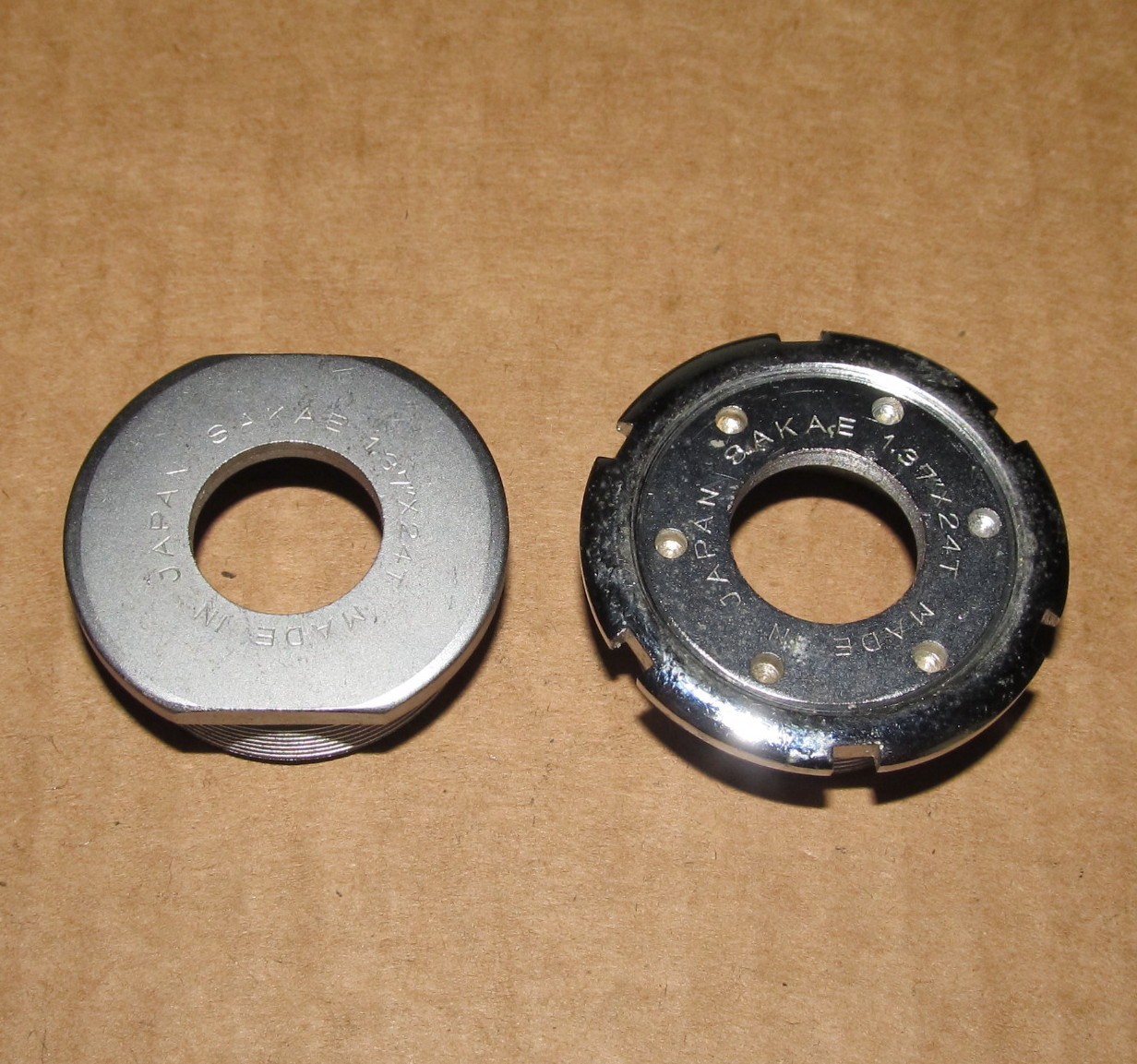 NOS SR Sakae Bottom Bracket Cups & Lock English Thread 1.37 x 24f New Old Stock
