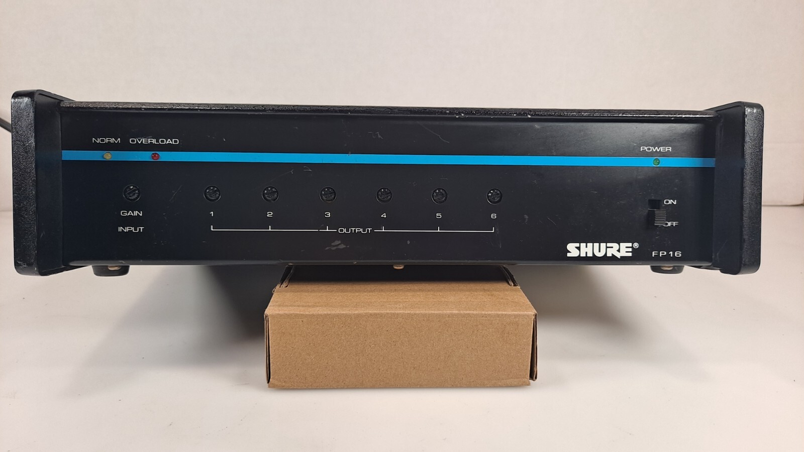 SHURE   FP16  Audio Distribution Amplifier