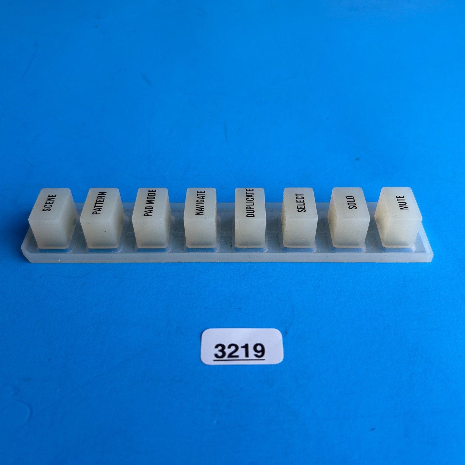 Native Instruments MASCHINE MKI Controller Part: Solo Mute Button Conductive Pad