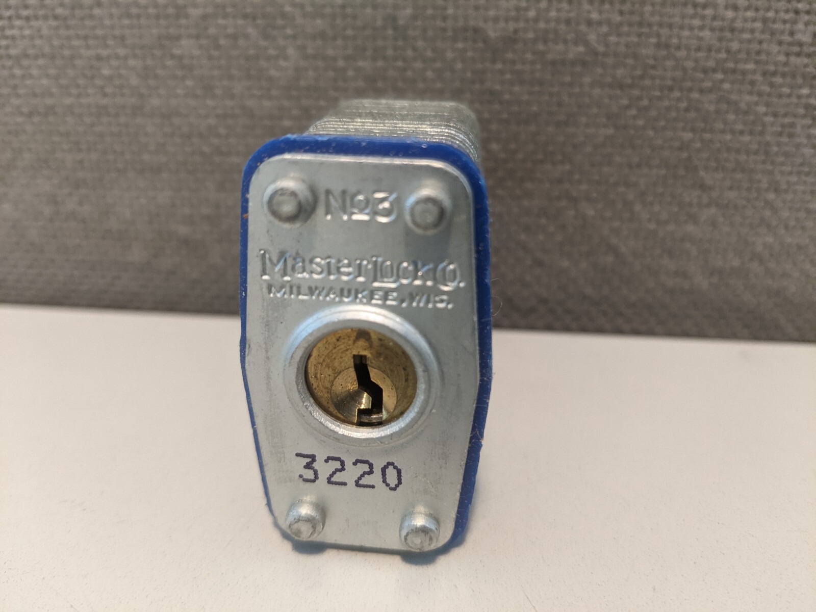 VINTAGE NO.3 MASTER LOCK KEYED ALIKE #3220
