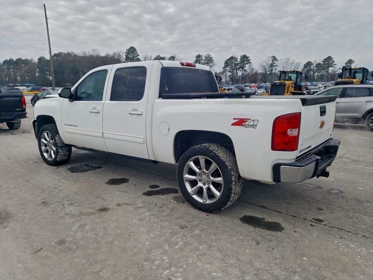 SILVRDO15 2013 Glove Box 4958389