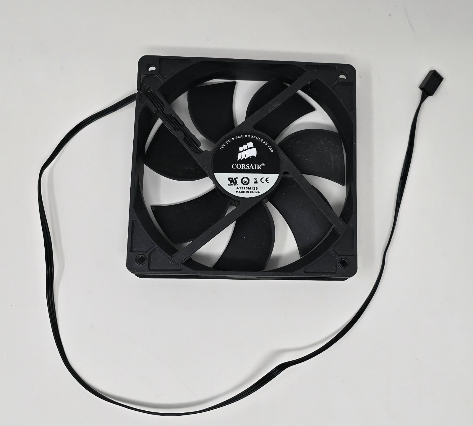 Corsair 120mm Brushless Case Cooling Fan 3-Pin 12V 0.38A A1225M12S
