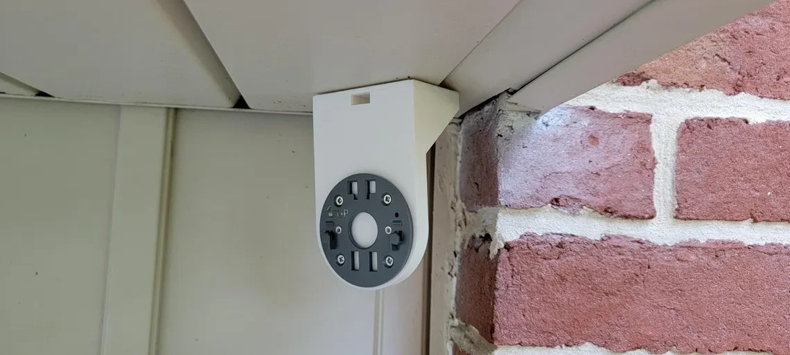 Ring Outdoor Cam Plus Mount, Ceiling, Wall, under Eaves, Wall, Post