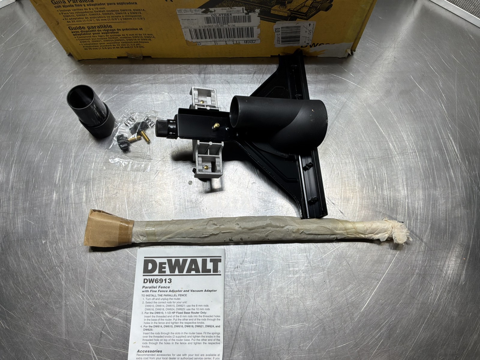 DEWALT PARALLEL FENCE MODEL DW6913 NEW