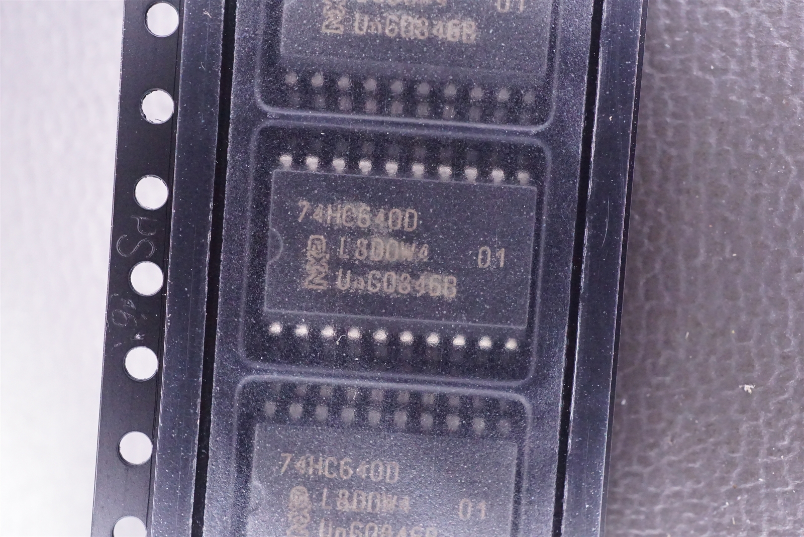Lot of 2 x 74HC640D NXP Octal Bus Transceiver Inverting 3-State SMT 20-SOIC NOS