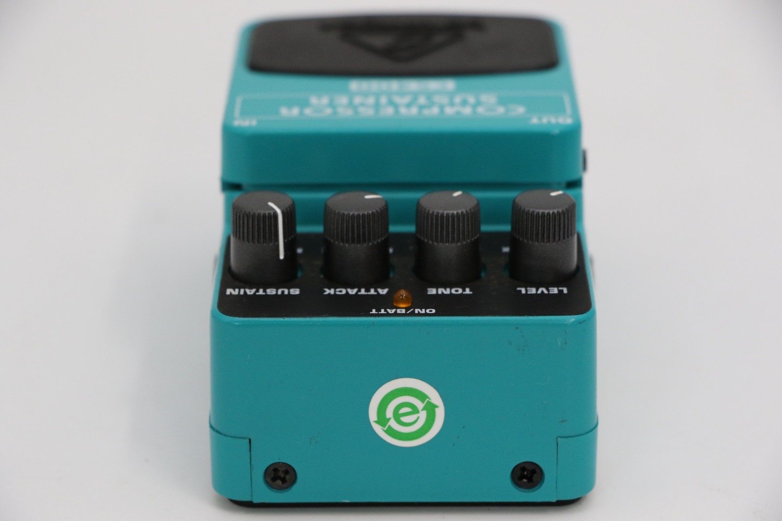 Behringer CS400 Compressor/Sustainer Effect Pedal